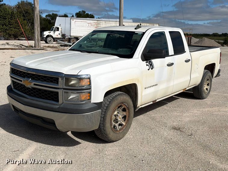 2015 Chevrolet Silverado 1500 Ext. Cab pickup truck - EO8762
