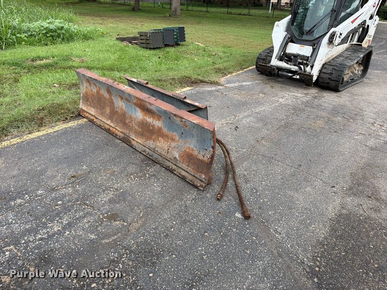 Case skid steer blade - EO8773