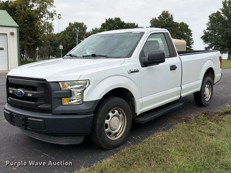 2015 Ford F150 XL pickup truck - EO8781