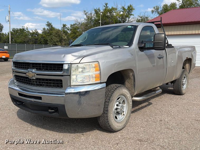 2009 Chevrolet Silverado 2500HD pickup truck - EP7843