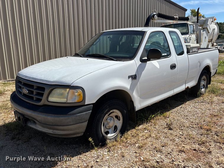 2003 Ford F150 XL Ext. Cab pickup truck - ER3433