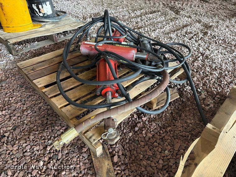 (4) hydraulic cylinders - ES1133
