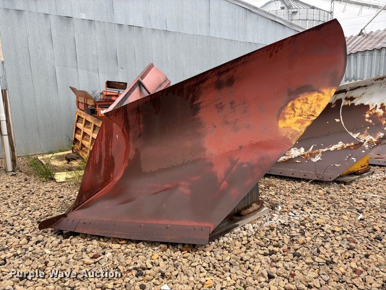 Henke V-plow - ES1150