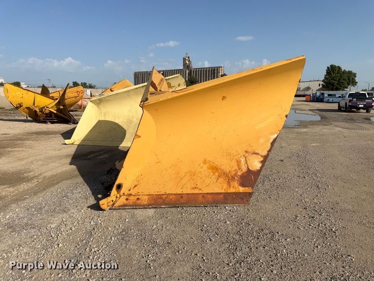 Dymax DVS 10 V Plow - EW5059
