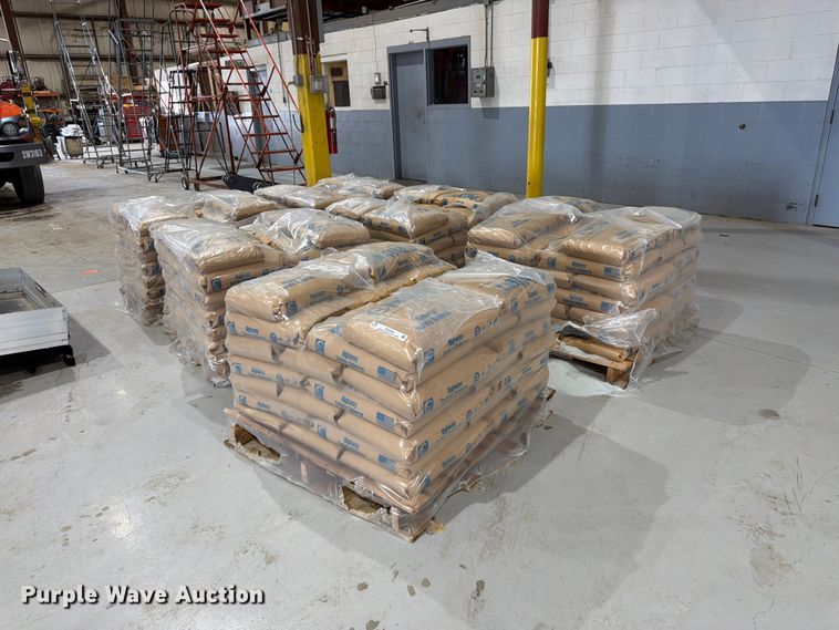 (6) pallets of Potters highway safety spheres - EW5065