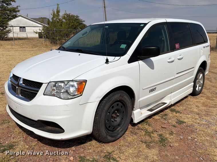 2017 Dodge Grand Caravan van - EW8938