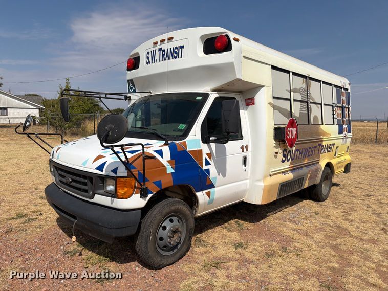 2003 Ford E450 Super Duty shuttle bus - EW8941