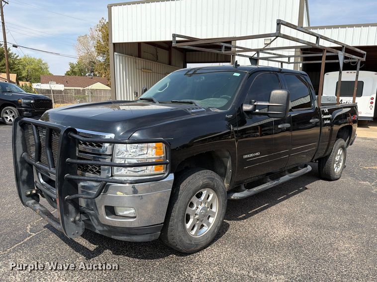 2012 Chevrolet Silverado 3500HD Crew Cab pickup truck - EW8942