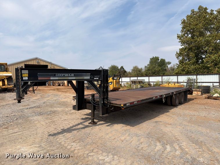 2002 Donahue HF-30BT equipment trailer - EW8956