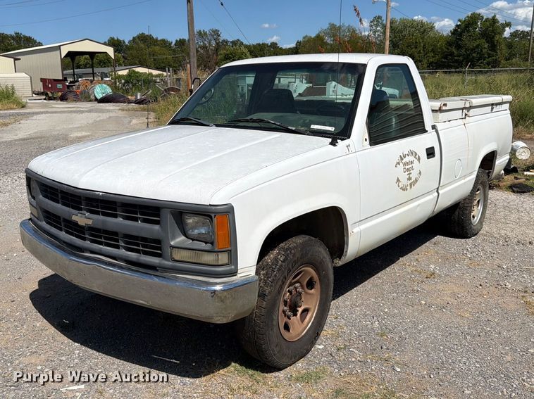 1995 Chevrolet C2500 pickup truck - EX0054
