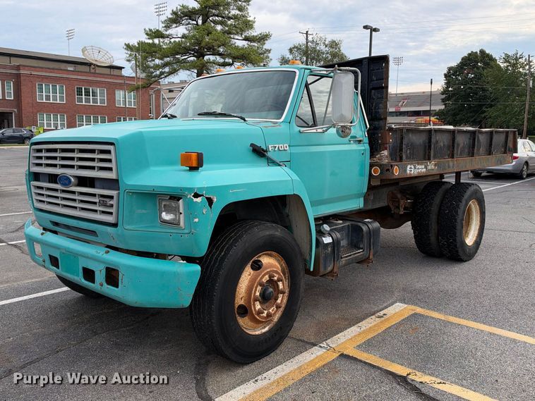 1994 Ford F700 dump flatbed truck - EX2285