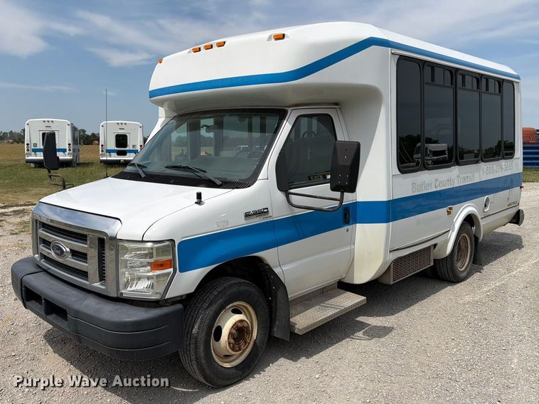2012 Ford E350 shuttle bus - EX4115