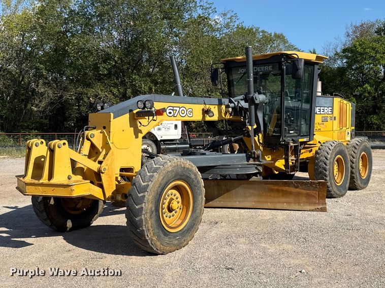 2009 John Deere 670G motor grader - FC4071