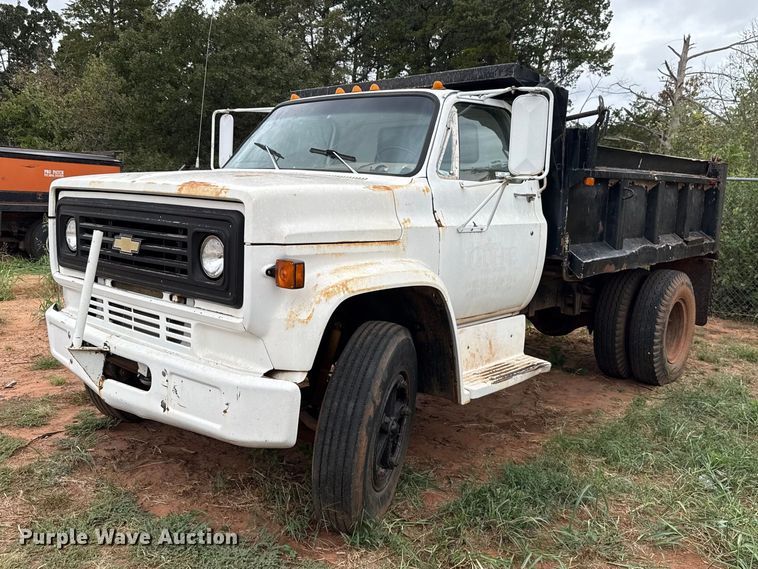 1989 Chevrolet C7 dump truck - FC4382