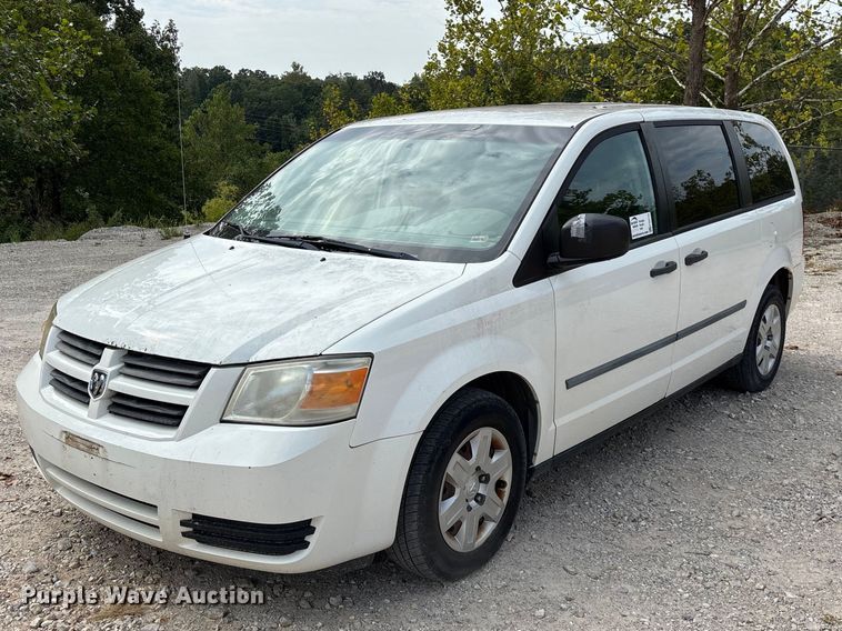 2009 Dodge Grand Caravan van - FG0742