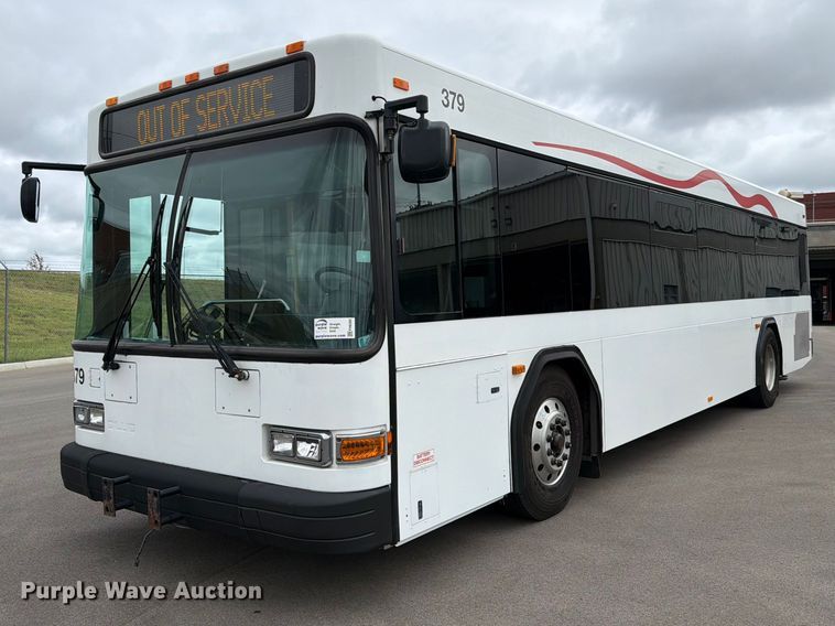 2011 Gillig G27B102N4 transit bus - FH6392