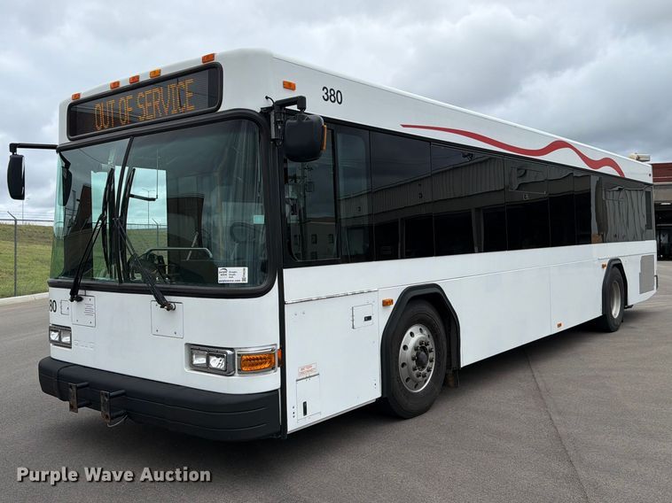 2011 Gillig G27B102N4 transit bus - FH6398