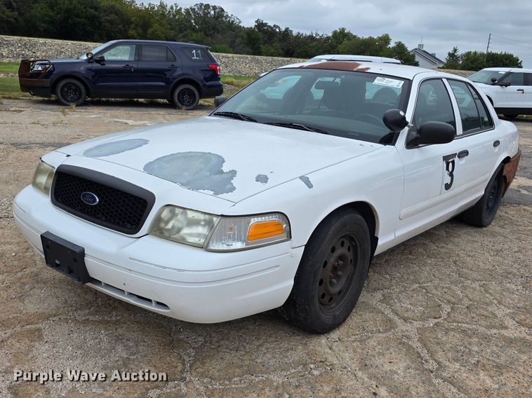 2005 Ford  Crown Victoria Police Interceptor  - FH6430