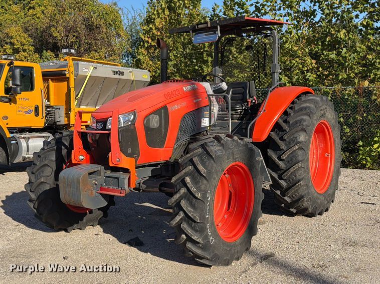 Kubota M6S-111 MFWD tractor - FM6518