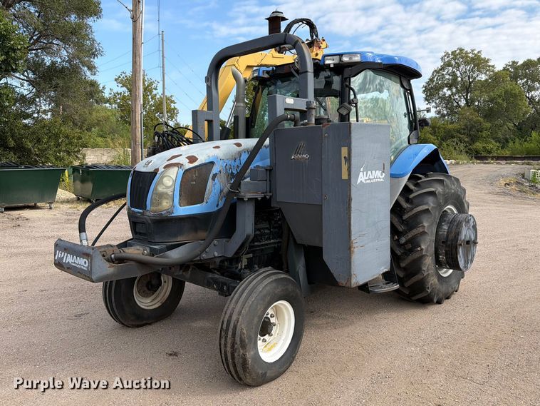 New Holland tractor - FN2616