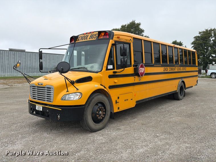2015 Thomas Freightliner school bus - FP3102