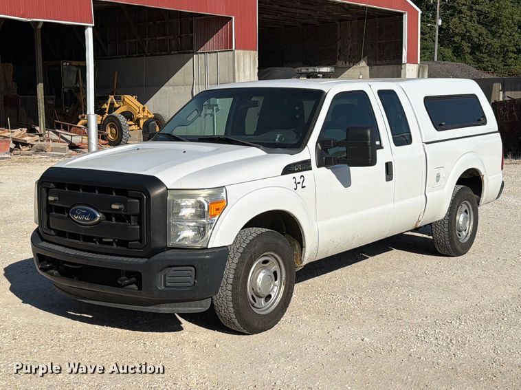 2011 Ford F250 Super Duty XL Ext. Cab pickup truck - FT6307
