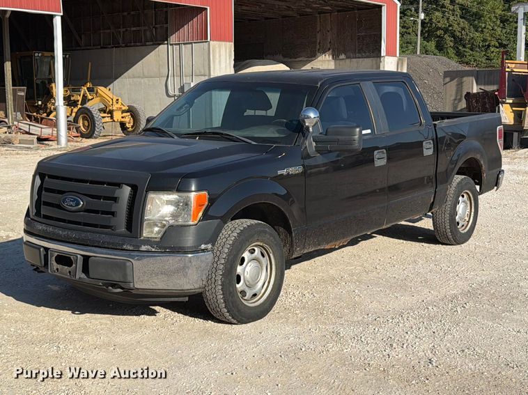 2011 Ford F150 XL Crew Cab pickup truck - FT6310