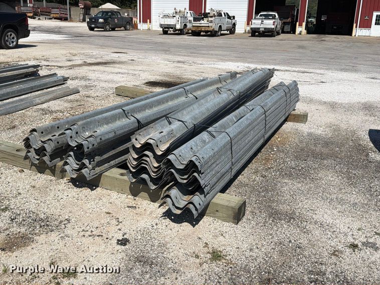Approximately 88 guard rails - FT6322