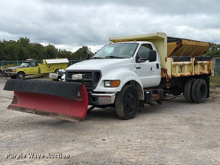 2001 Ford F650 Super Duty XLT dump truck - FT6369