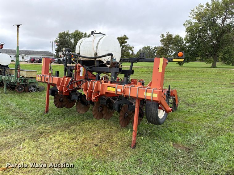 Brillion STP-430 liquid fertilizer applicator - FT6785
