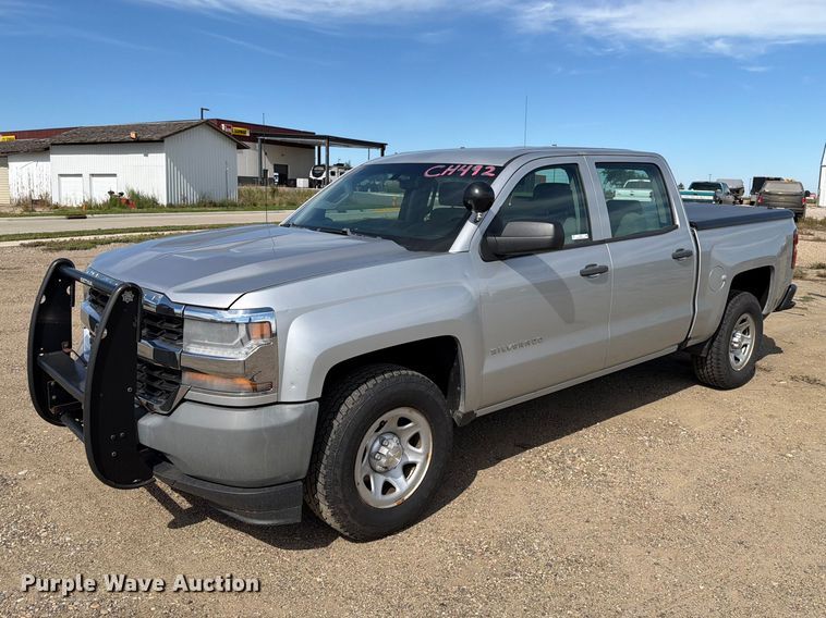 2016 Chevrolet Silverado 1500 Crew Cab pickup truck - FT6822