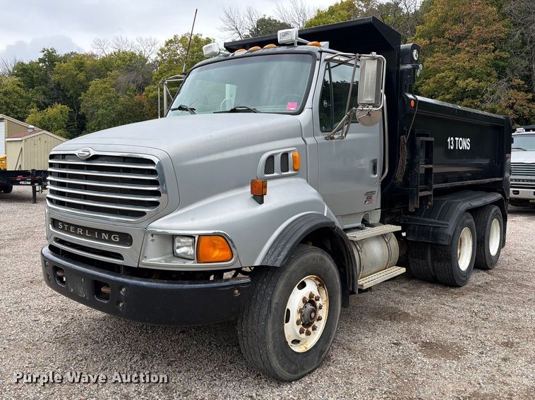 2004 Sterling Truck L9500 Series dump truck - FT7520