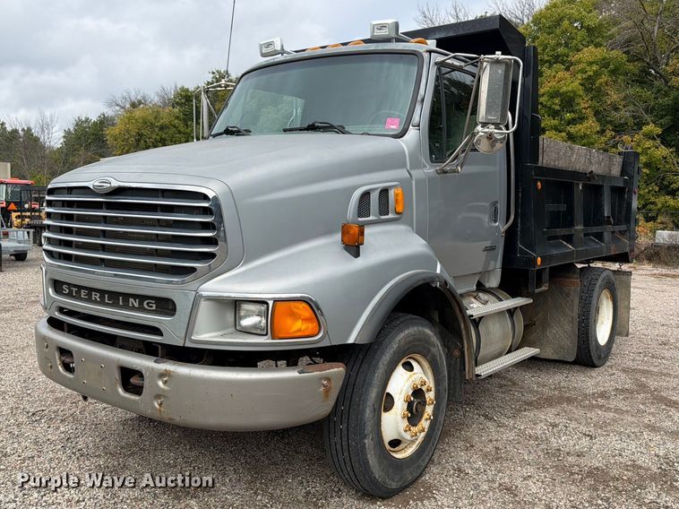 2004 Sterling Truck L8500 Series dump truck - FT7522
