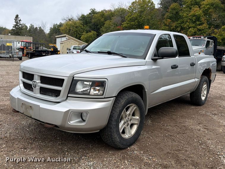 2011 Dodge Dakota Crew Cab pickup truck - FT7527