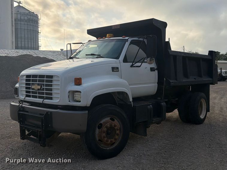 2000 Chevrolet C7 dump truck - FU4706