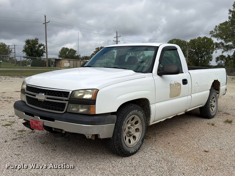 2006 Chevrolet Silverado 1500 pickup truck - FU4714