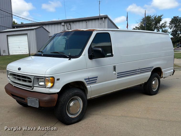 2000 Ford E350 van - FU4717