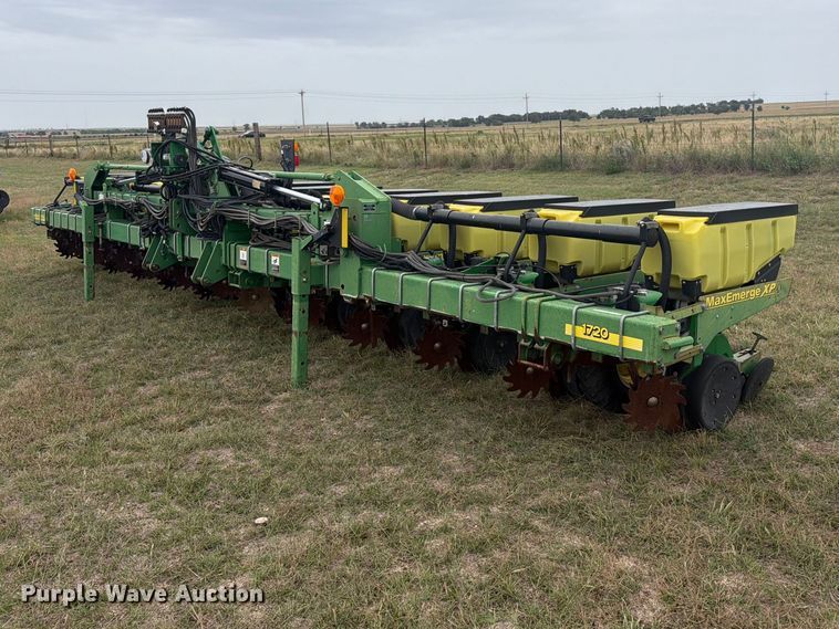2011 John Deere 1720 planter - EI7721