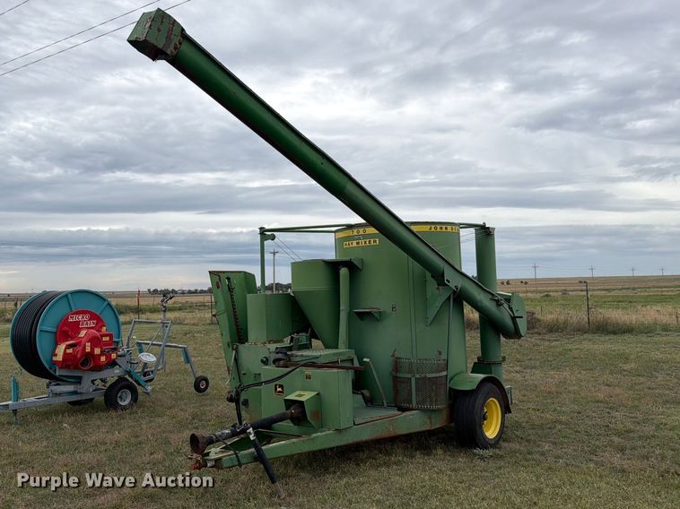 John Deere 700 bale processor - EI7729