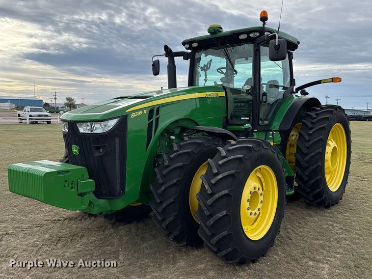 2013 John Deere 8335R MFWD tractor - EW4375