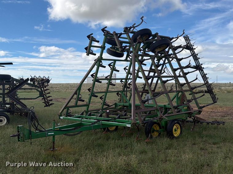 John Deere field cultivator - EW4399