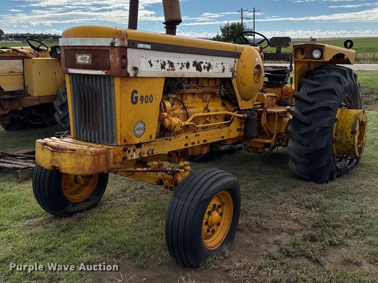 1967 Minneapolis Moline G-900 tractor - EW4408