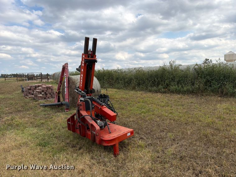 Wheatheart hydraulic post driver - EX4332