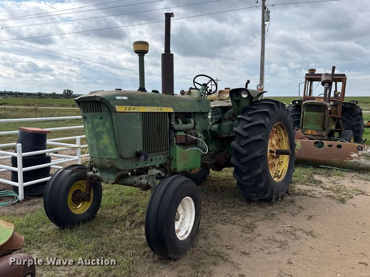 John Deere tractor - FB6951