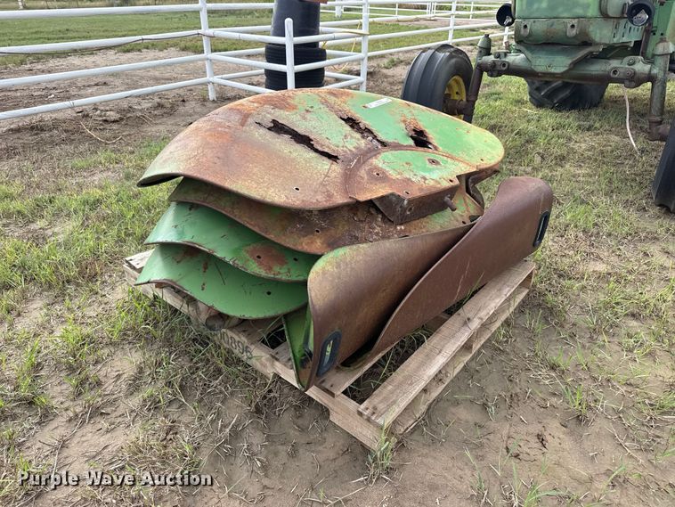 (6) John Deere fenders - FB6952