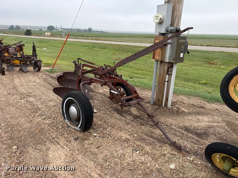 Moline plow - FB6961