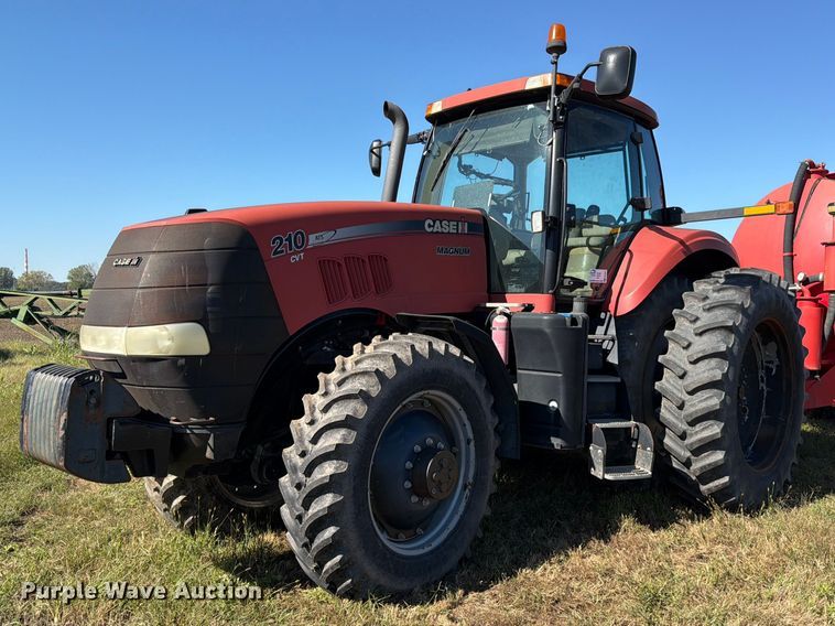 2011 Case IH 210 Magnum MFWD tractor - FK3827