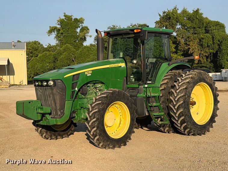 2007 John Deere 8230 MFWD tractor - FT6329