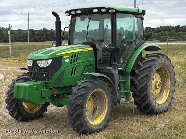 2015 John Deere 6120R MFWD tractor - FT6382