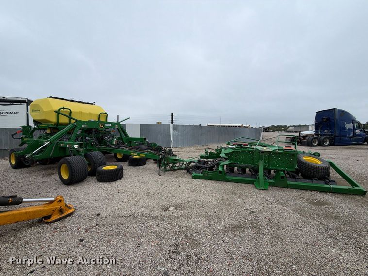 2023 John Deere N542C no-till air seeder - YA5150